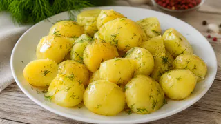 Картошку не варю и не жарю: просто беру бумагу и готовлю много - эта вкуснейшая картошка стала хитом среди моих знакомых