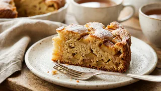 Беру яблоки и яйца: роскошный пирог, который первым улетает со стола - готовится на раз-два, когда лень тратить время