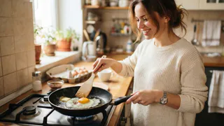 1 стакан на 10-летнюю сковороду — снова сияет как с витрины: прощаемся с маслом при жарке