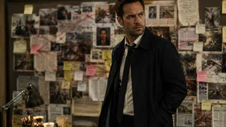 Что посмотреть: 9 детективных сериалов 2026 года с новыми сезонами — «Линкольн для адвоката», «Грейс», «Шугар» и другие