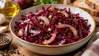 Как собрали урожай свеклы, делаю такой салат — и на хлеб, и к мясу с картошкой. Польза и вкус в одном блюде