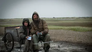 Зомби остались на заднем дворе: 10 фильмов, где апокалипсис выглядит красиво, тихо или просто безумно