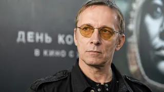 «Какие танки в эпоху дронов»: Иван Охлобыстин неожиданно поддержал парад Победы без техники — и заговорил о «военной аскезе»
