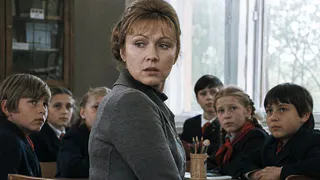 За два года до «Москвы слезам не верит» вышла «Предательница»: её почти забыли, хотя выбор героини здесь куда жёстче