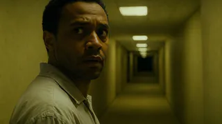 10 необычных фильмов студии A24 в духе «Закулисья реальности»: от «Маяка» до «Солнцестояния», после которых мир кажется немного неправильным