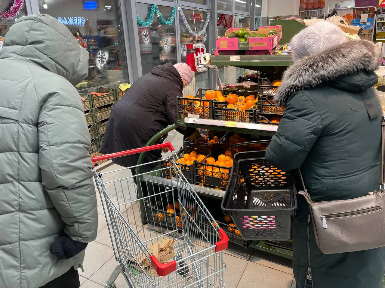 Мягкие сетки из-под фруктов в магазине всегда забираю домой: здорово выручают в хозяйстве – вот 5 применений
