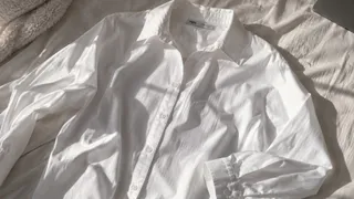 2 таблетки растворяю в тазу — и белые рубашки снова выглядят опрятно: без хлорки и кипячения