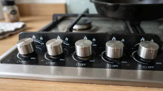Как быстро очистить ручки плиты от жира: 6 простых решений для кухни