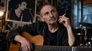Мамонов пил, рушил собственную карьеру и в итоге ушёл в веру: Лунгин снял фильм о четырёх жизнях музыканта, который выходит 22 октября