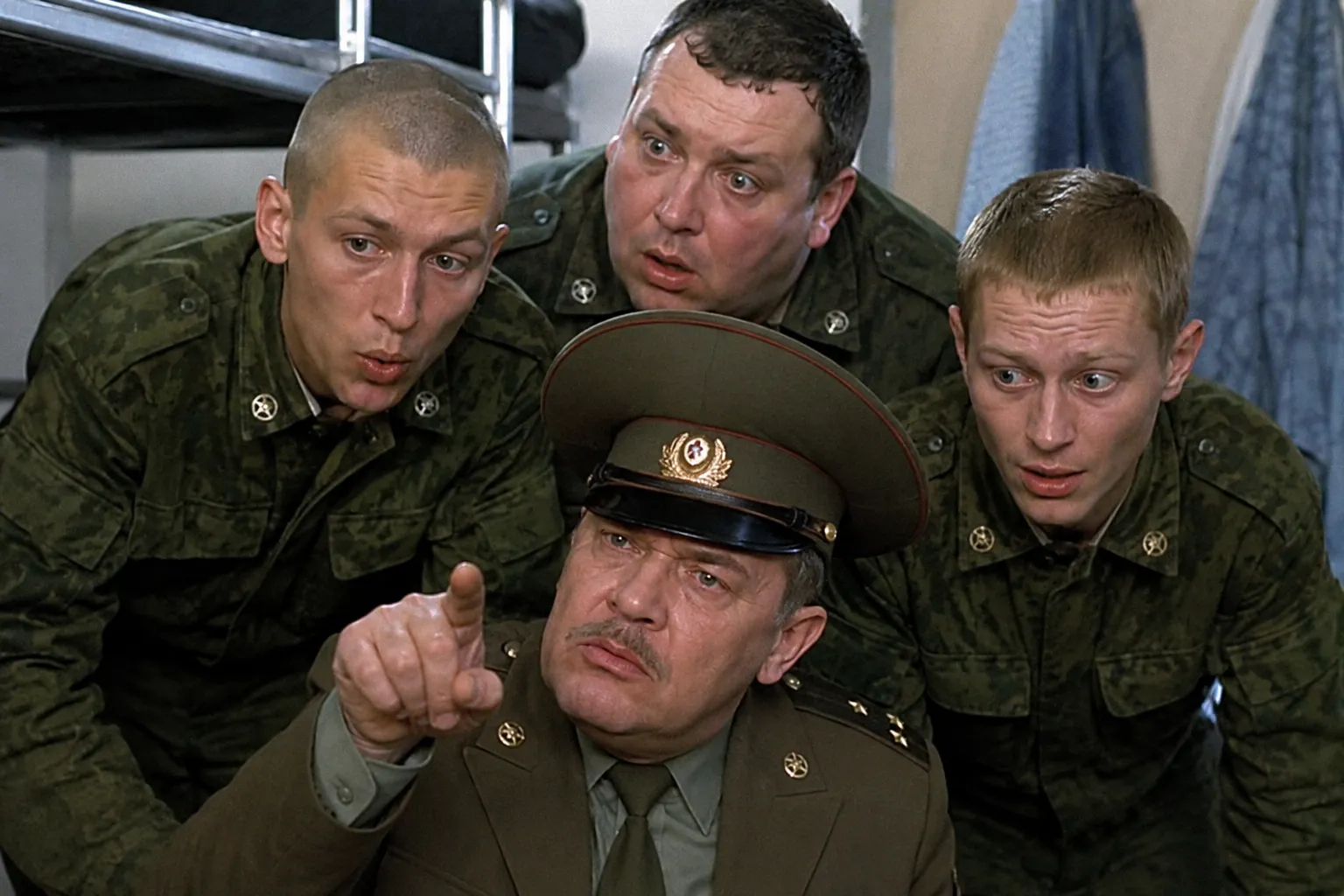 Эти фразы из «ДМБ» ушли в народ навсегда — попробуйте прочитать подборку и ни разу не улыбнуться