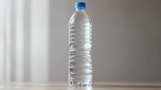 Пластиковые бутылки больше не выкидываю: разрезаю на 3 части и получаю очень полезную вещь 