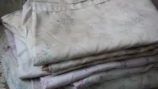 Что смастерить из старого постельного белья: 5 шикарных идей для дома