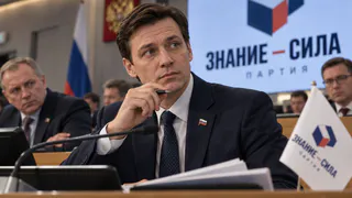 Построил завод, а работать некому: депутат Тяпин создаёт собственную партию во втором сезоне «Избранного»