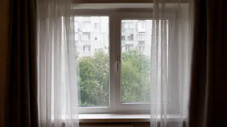 Забыла про пластиковые окна: новый модный вариант лучше держит тишину, тепло и прохладу - а как красиво