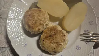 Рыбные котлеты теперь готовлю чаще куриных — секрет в 1 ложке этого ингредиента: меняет и запах, и текстуру